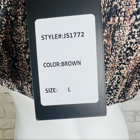 Kaylee Collection Snake print Cropped Top - Picture 6 of 8